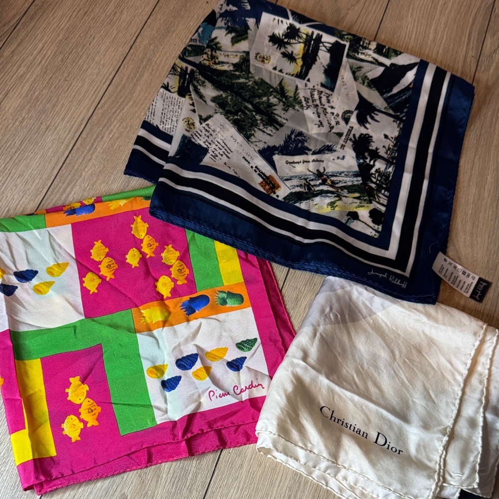 Bundle of scarves